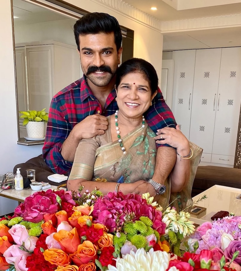 Ram Charan First Paycheck, Chirutha Movie Salary, Ram Charan Family Values, Ram Charan Remuneration per Film, Chiranjeevi reaction to Ram Charan First Income, राम चरण की पहली सैलरी, चिरुथा फिल्म फीस, राम चरण इमोशनल स्टोरी, चिरंजीवी का बेटा, राम चरण की मां सुरेखा Ram Charan First Paycheck, Chirutha Movie Salary, Ram Charan Family Values, Ram Charan Remuneration per Film, Chiranjeevi reaction to Ram Charan First Income, राम चरण की पहली सैलरी, चिरुथा फिल्म फीस, राम चरण इमोशनल स्टोरी, चिरंजीवी का बेटा, राम चरण की मां सुरेखा