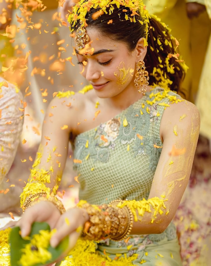 Rashmika Mandanna, Rashmika Mandanna Haldi ceremony, Rashmika Mandanna Vijay Deverakonda wedding, Rashmika Mandanna Haldi photos, Vijay Deverakonda Rashmika wedding Udaipur, Rashmika Vijay wedding celebrations, रश्मिका मंदाना, विजय देवरकोंडा, रश्मिका मंदाना विजय देवरकोंडा हल्दी सेरेमनी, रश्मिका मंदाना विजय देवरकोंडा वेडिंग, रश्मिका मंदाना विजय देवरकोंडा उदयपुर शादी 