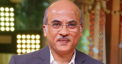 सूरज बड़जात्या का कहना है कि हार मानने के बजाय और ज्यादा मेहनत करनी चाहिए.