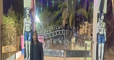 ईश्वर निषाद का परिवार यहां 16 साल से रह रहा है.