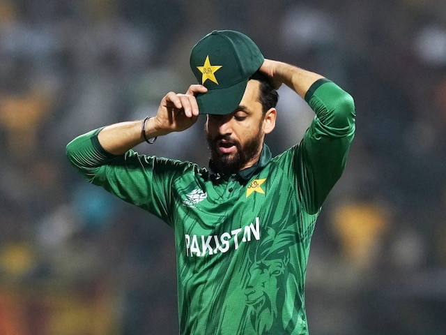 এই পাকিস্তানি বাবর-আগাসহ পুরো দলকে অভিযুক্ত করে প্রতারণার ফাঁস করে দেন