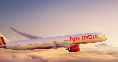 दुबई इंटरनेशनल एयरपोर्ट पर गुरुवार को उड़ानों की आवाजाही पिछले दिन के मुकाबले लगभग दोगुनी हो गई.