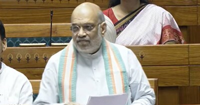 लोकसभा में अमित शाह अपनी बात रख रहे हैं. 