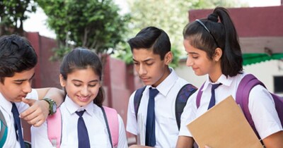 দ্বাদশ শ্রেণির পর কমার্স শিক্ষার্থীদের জন্য সেরা ১০টি ক্যারিয়ার বিকল্প, ভবিষ্যতে উচ্চ আয়!