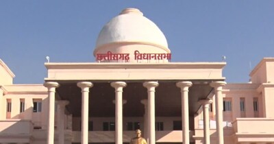 हथियार छोड़ 140 नक्सली पहुंचे विधानसभा!