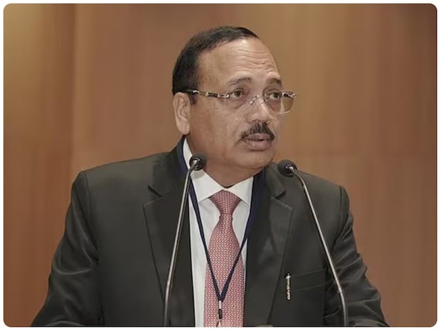 फैमिली कोर्ट में जज-वकील न पहनें काला कोट, पुलिस भी वर्दी में नहीं आएं: CJI