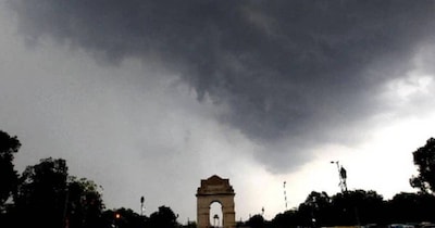 दिल्‍ली एनसीआर में मौसम बदल गया है. 