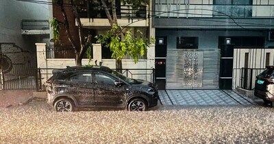 दिल्ली में लगातार बारिश हो रही है. (पीटीआई)