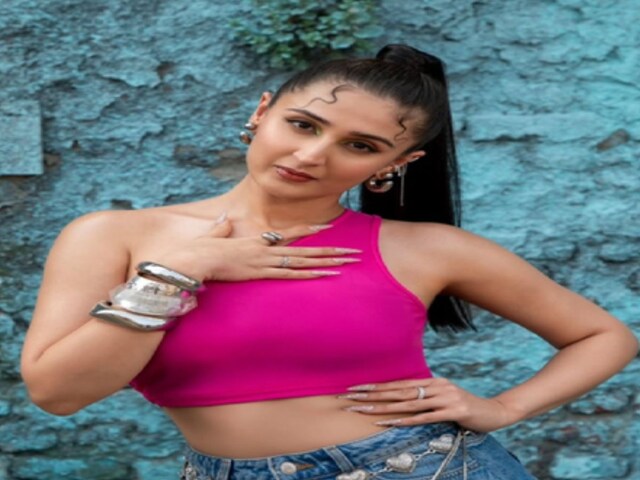 'जेन जी' की फेवरेट सिंगर, 1 गाने ने बनाया स्टार, मिल रहे एक्टिंग के मौके