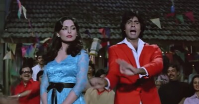 खुद्दार के गाने में अमिताभ ने परवीन बाबी को प्यार के लिए मनाया.