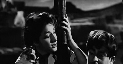 Raj Kapoor, Nargis's Iconic 'Awaara' Song Still Charms After 75 Years