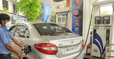 एक्साइज ड्यूटी में कटौती से आम जनता को फायदा होगा. (Image: IANS)