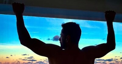 फरदीन खान ने 14 साल के ब्रेक से पहले एक ऐसी फिल्म की, जो बॉक्स ऑफिस पर डिजास्टर साबित हुई. इस फिल्म में उनके साथ सुष्मिता सेन और इशिता शर्मा थीं. यह फिल्म उनके करियर की सबसे नुकसानदायक साबित हुई. फिल्म के डिजास्टर होने से ही उनके करियर पर बुरी तरह से ब्रेक लग गया.  (फोटो साभारः इंस्टाग्राम @fardeenfkhan)