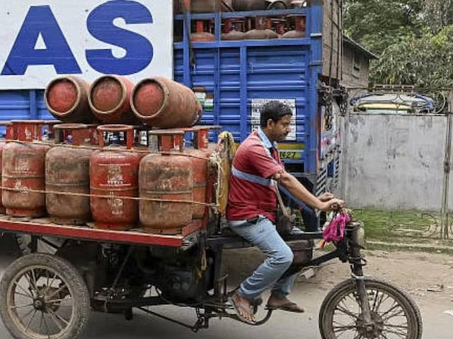 घर में PNG है तो भूल जाएं गैस सिलेंडर, पेट्रोलियम मंत्रालय ने जारी किया आदेश