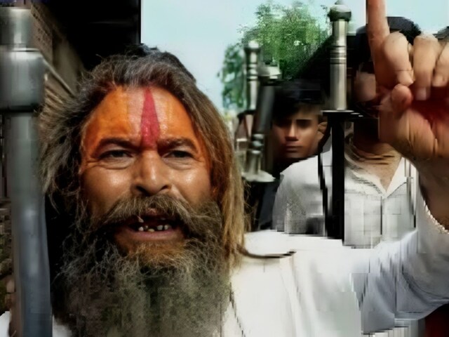 Mathura Live: 15Kg का फरसा, गोरक्षकों की गैंग... 'फरसा वाले बाबा' की स्टोरी