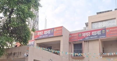 गोपालगंज: NH-27 पर भीषण सड़क हादसा, बेकाबू ट्रक की टक्कर से पुलिस की गश्ती जीप पलटी, 3 जवान जख्मी