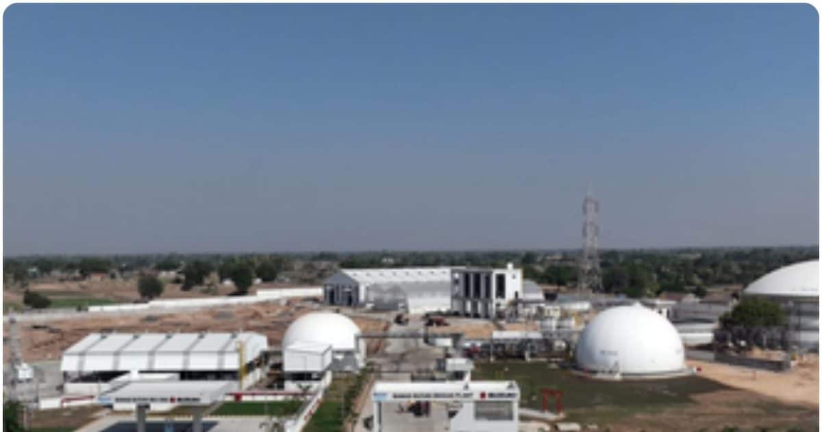 ‘कचरे से कंचन’ बना रहा गुजरात का ये मॉडल, गोबर से हर दिन 3 लाख रुपए की बंपर कमाई, बदल दी 400 किसानों की किस्मत