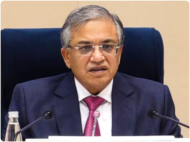 ज्ञानेश कुमार पर कौन-से 7 आरोप? इतिहास में पहली बार CEC को हटाने के लिए नोटिस