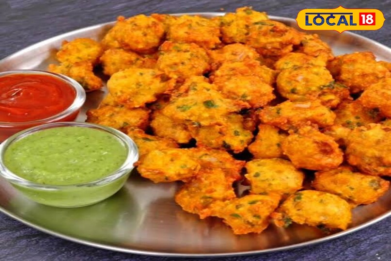 मूंग दाल पकौड़ा त्योहार की भागदौड़ में मूंग दाल के पकौड़े एक हल्का और स्वादिष्ट विकल्प हैं। भीगी हुई पीली मूंग दाल को अदरक, हरी मिर्च और जीरे के साथ दरदरा पीसकर तैयार किया गया घोल जब गरम तेल में जाता है, तो बाहर से कुरकुरा और अंदर से एकदम नरम पकौड़ा तैयार होता है। तीखी हरी चटनी के साथ इसका स्वाद दोगुना हो जाता है। 