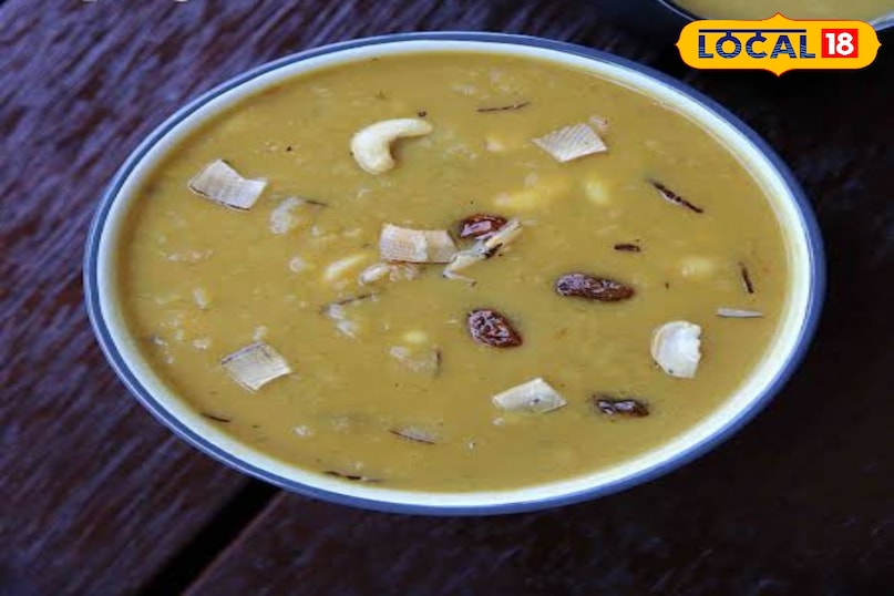 पायसम ​उत्तर भारत की खीर का दक्षिण भारतीय रूप। आप पाल पायसम चावल और दूध या परुप्पु पायसम मूंग दाल और गुड़ बना सकते हैं। गुड़ और नारियल के दूध का इस्तेमाल इसे एक अलग और सौंधा स्वाद देता है।