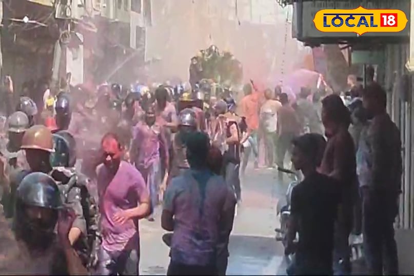 बाबा विश्वनाथ मंदिर का इतिहास, शाहजहांपुर की होली कैसे मनाई जाती है, लाट साहब का जुलूस कैसे निकाला जाता है, लाट साहब का जुलूस कब से निकाला जा रहा है, लोकल 18, History of Baba Vishwanath Temple, how Holi is celebrated in Shahjahanpur, how is the procession of Laat Saheb taken out, since when is the procession of Laat Saheb being taken out, Local 18 बाबा विश्वनाथ मंदिर का इतिहास, शाहजहांपुर की होली कैसे मनाई जाती है, लाट साहब का जुलूस कैसे निकाला जाता है, लाट साहब का जुलूस कब से निकाला जा रहा है, लोकल 18, History of Baba Vishwanath Temple, how Holi is celebrated in Shahjahanpur, how is the procession of Laat Saheb taken out, since when is the procession of Laat Saheb being taken out, Local 18