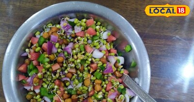 Soaked chickpeas, onions, and tomatoes are a popular snack for tribal people; th