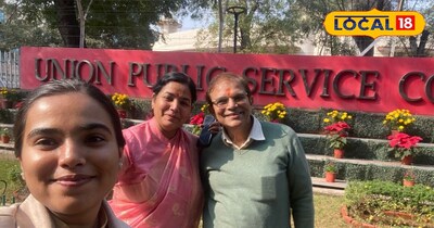 अपने परिवार के साथ साक्षी सक्सेना 