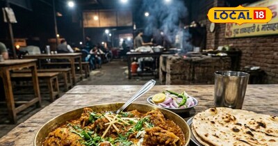 Fry the onions well, then add the spices… this is how authentic Dhaba-style chic