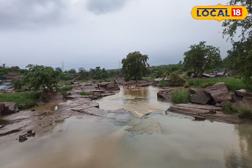 mirzapur khadanja fall