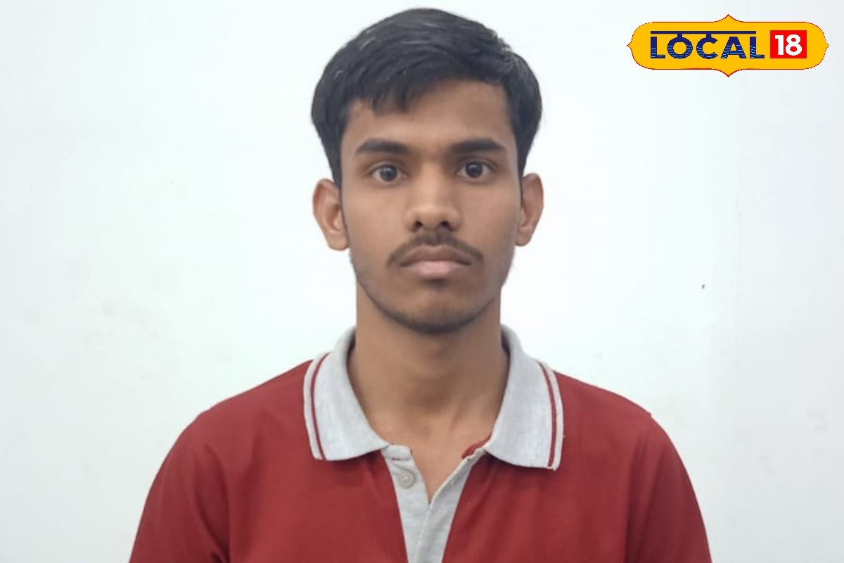 Inspiring Story: चूड़ी बेचने वाले का बेटा बनेगा इंजीनियर, JEE Mains में मयंक ने गाड़े झंडे, 97.23% के साथ बना टॉपर