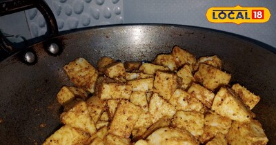 कढ़ाई में बनता हुआ गर्मागर्म पहाड़ी व्यंजन तोड़ 