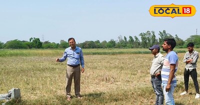 जांच पड़ताल करती विद्युत विभाग की टीम