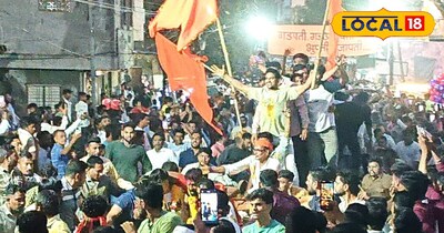 बारा गाड़ी खींचते भगत 