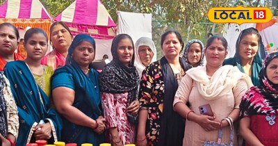 समूह की आत्मनिर्भर महिलाएं, आचार बनाने की विधि