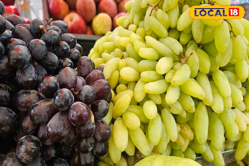 green grapes Vs black grapes green grapes Vs black grapes