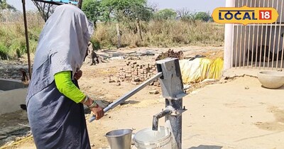 हैंडपम्प से निकल रहा खारा पानी 