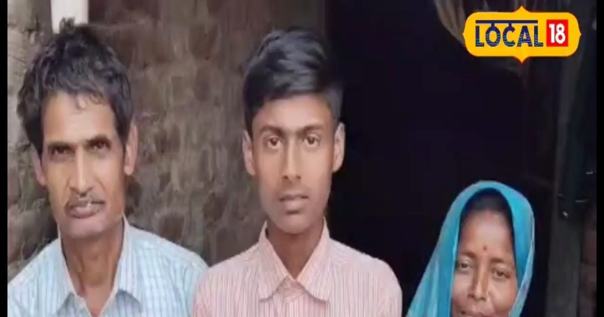 सेल्फ स्टडी और रचा इतिहास, संसाधनों के अभाव को नहीं आने दिया पढ़ाई के आड़े, पवन ने दिखाया मेहनत का दम