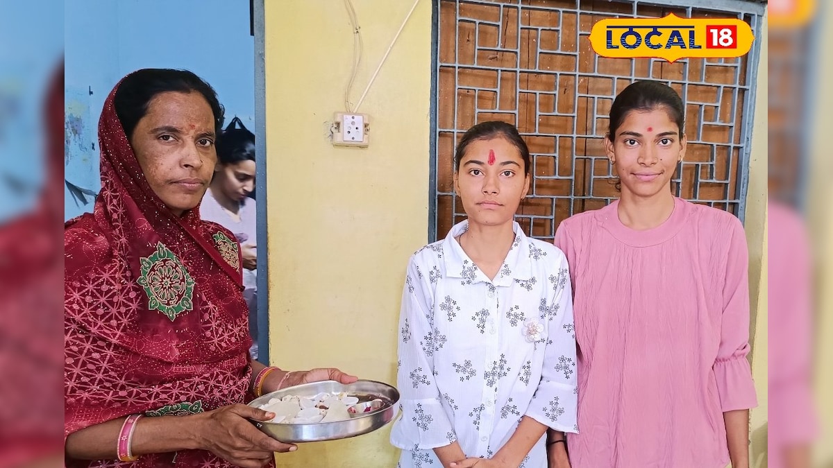 4 बजे उठकर पढ़ाई, 10 किमी का सफर, धौलपुर की मनिष्का ने 12वीं में 97.20% लाकर बढ़ाया मान