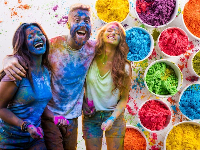 হোলিতে কোন রং ব্যবহার করা উচিত? রাসায়নিক রঙের গুরুতর অসুবিধা