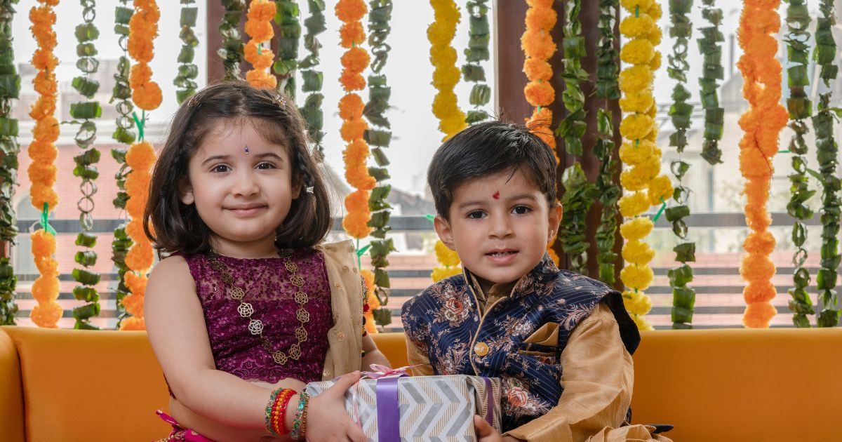 होली भाई दूज कब है, आज या कल? जानें सही तारीख, मुहूर्त और महत्व होली भाई दूज कब है, आज या कल? जानें सही तारीख, मुहूर्त और महत्व