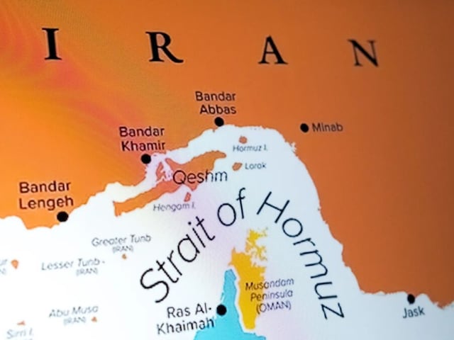 हॉर्मुज की 'नब्ज' दबाकर दुनिया को झुकाने की तैयारी में ईरान, क्या आएगा प्रलय?