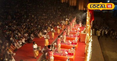 विश्वनाथ धाम के गंगा द्वार पर पहली बार हुई भव्य गंगा आरती