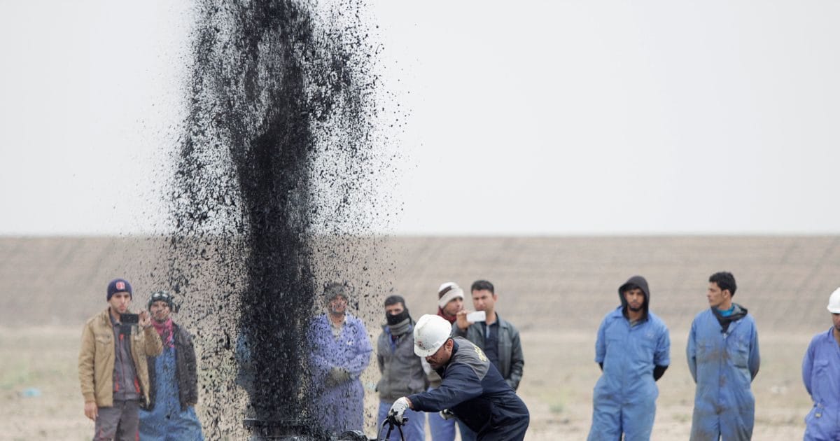 ईरानी स्ट्राइक के बाद कुवैत ने किया तेल उत्पादन में बड़ी कटौती का ऐलान, पेट्रोल के रेट पर क्या असर होगा?