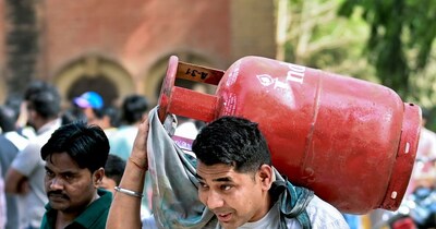 ईरान जंग की वजह से जारी गैस संकट का दिखने लगा असर. (पीटीआई)