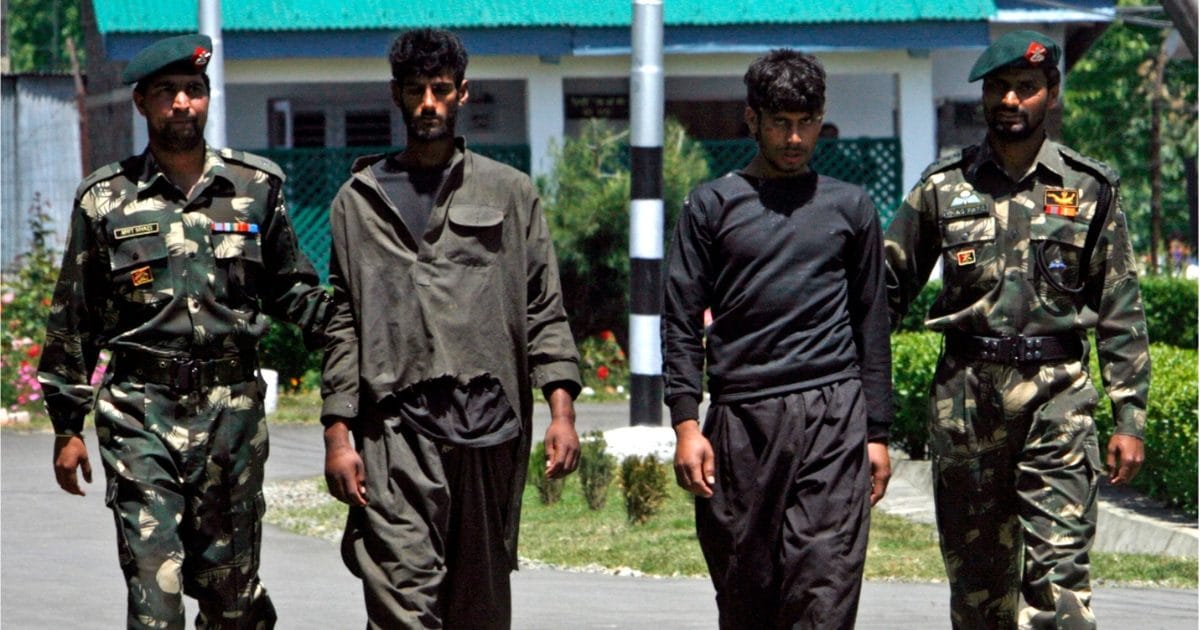 तिहाड़ से छूटते ही आसिम मुनीर की गोद में बैठा, फिर पहलगाम में मचाई तबाही, मोस्‍ट वॉन्‍टेड टेररिस्‍ट बनने की कहानी