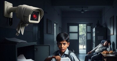 प्रश्न पत्र चोरी होने के बावजूद शिक्षा बोर्ड ने परीक्षा को रद्द नहीं किया और तय समय पर ही परीक्षा कराई.