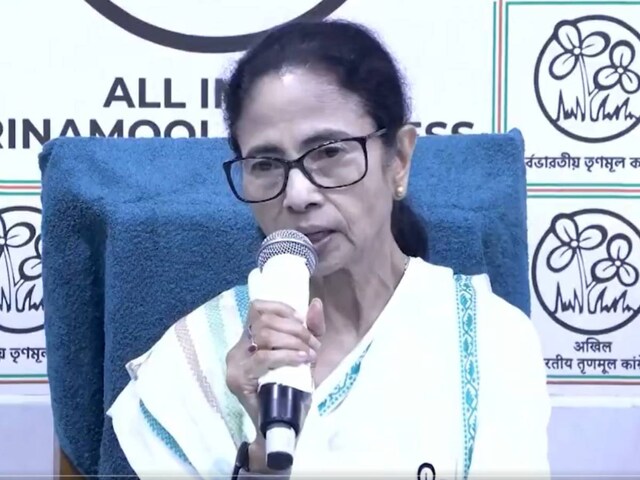 महिलाओं को हर महीने 1500, द्वारे चिकित्सा योजना; बंगाल चुनाव से पहले ममता  ने जनता से किए 10 वादे - News18 हिंदी