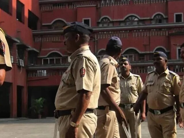 समोसे के बिल पर झगड़ा, गुस्‍से में उंगली दांतों से काटकर कर दी शरीर से अलग