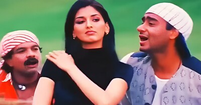 नई दिल्ली. बॉलीवुड के कई गानों की धुनें अमर हैं, लेकिन उनकी कहानियां और भी ज्यादा फिल्मी और रोमांचक हैं. 90 के दशक की ऐसी ही एक सुपरहिट फिल्म थी 'मेजर साब',  साल 1998 में सिनेमाघरों में रिलीज हुई थी. इस फिल्म में अमिताभ बच्चन, अजय देवगन और सोनाली बेंद्रे ने लीड रोल किए थे. फिल्म के म्यूजिक ने इसकी सफलता में अहम भूमिका निभाई और एक गाना तो हर शादी और पार्टी का खास हिस्सा बना हुआ है- 'अकेली ना बाजार जाया करो, नजर लग जाएगी.'