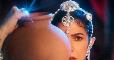 इस एक्ट्रेस ने पर्सनल लाइफ में बड़े हादसों को झेलने के बाद बड़े पर्दे पर पहचान बनाई. लंबे समय तक संघर्ष किया और हिम्मत नहीं हारी. एक्ट्रेस अपने इंटरव्यू में खुलासा किया था कि उन्हें उनके स्किन कलर, हाइट और बॉडी फिजिक की वजह से कई बार रिजेक्ट किया गया. इसके बाद भी उन्होंने हिम्मत नहीं हारी. कौन है ये 43 साल की एक्ट्रेस? आइए जानते हैं. (फोटो साभारः इंस्टाग्राम)